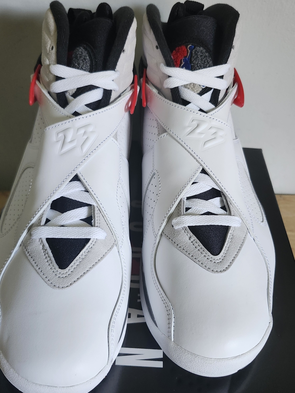 Air Jordan 8 'Bugs Bunny'